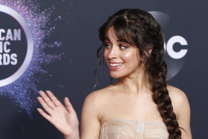 La cantante Camila Cabello posa en el photocall de los American Music Awards, en Los Ángeles, el pasado domingo.-EFE / NINA PROMMER