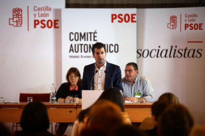 El secretario general del PSOE de Castilla y León, Luis Tudanca, interviene en el Comité extraordinario del PSCyL.-ICAL