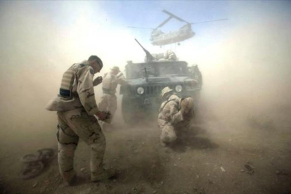 Soldados americanos en Afganistán, durante una operación realizada en el 2004. /-AP