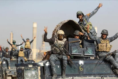 Soldados iraquís en su avance hacia la ciudad de Kirkuk.-AFP / AHMAD AL-RUBAYE
