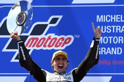 Albert Arenas (KTM) celebra su segunda victoria en el Mundial de Moto3, hoy, en Phillip Island (Australia).-AFP