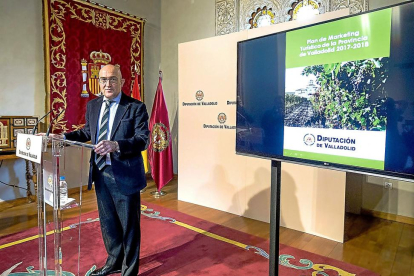 Jesús Julio Carnero ayer, durante la presentación del Plan de Marketing Turístico 2017-2018.-EL MUNDO