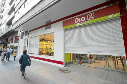 Fachada del supermercado DIA del Paseo de Zorrilla en Valladolid-Miguel Ángel Santos
