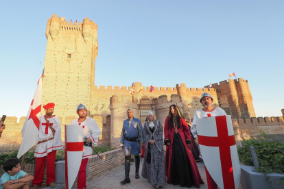 Representación del encuentro entre la Reina Juana y la Reina Isabel en el Castillo de la Mota de Medina del Campo.- PHOTOGENIC