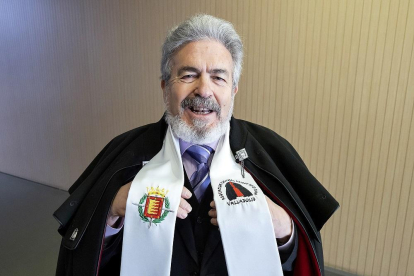 Pablo Alonso, presidente de la asociación de Amigos de la capa de Valladolid.-