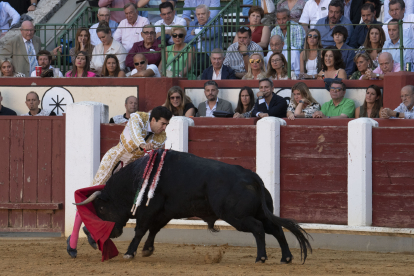 Corrida de toros en la tarde del viernes en la Plaza de Toros de Valladolid. José Salvador