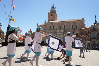 Recreación de la llegada de los infantes Isabel y Alfonso en la Semana Renacentista de Medina del Campo.- J.M. LOSTAU