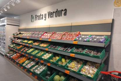 Puesto de fruta y verdura de la nueva tienda de Dia en la avenida Segovia de Valladolid. -EQUIPO OGILVY DIA