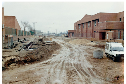 Obras de prolongación de la calle Cardenal Torquemada en 1991. - ARCHIVO MUNICIPAL DE VALLADOLID