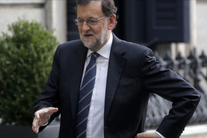 Mariano Rajoy, a su llegada al Congreso, el miércoles 26 de octubre, para pronunciar su discurso de investidura.-JOSE LUIS ROCA