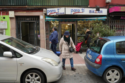 Bazar 'Para Tí' en la calle Cardenal Torquemada de Valladolid. - J.M. LOSTAU