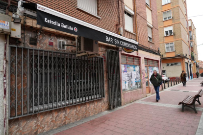 Locales cerrados en la Calle Cardenal Torquemada de Valladolid. - J.M. LOSTAU