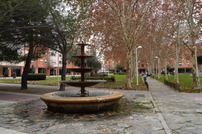 Zona de la plaza De La Ribera De Castilla de la Calle Cardenal Torquemada de Valladolid. - J.M. LOSTAU