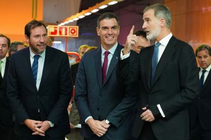 Llegada del tren que inaugura la variante de Pajares de la Línea de Alta Velocidad Madrid-Asturias.- ICAL