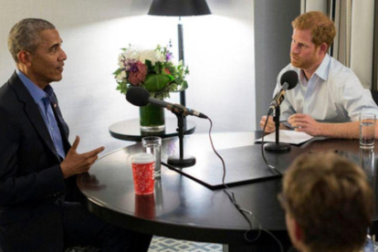 El príncipe Enrique entrevista a Obama para la BBC.-EL PERIÓDICO