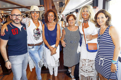 Fran Torrecilla, Ana Luquero (E.M.), Carmen de Lama, Tina Potobal, Nieves Luquero (E.M.) y Marta Sanz (SM2).