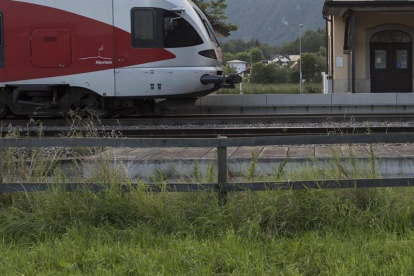 Imagen de la estación de tren de Salez-Sennwald, donde un hombre atacó antes de ayer a otros pasajeros en un tren suizo.-EFE