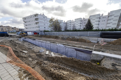 Estado de las obras para construir el túnel de la calle Andrómeda. PABLO REQUEJO /PHOTOGENIC