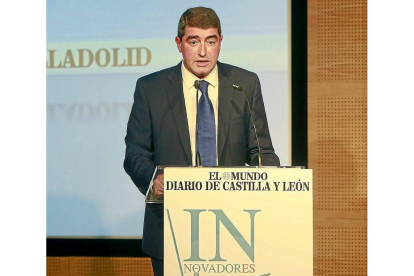 Pablo R. Lago durante su intervención-J.M.Lostau