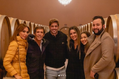 William Levy y sus amigos, junto a Javier Moro, visitan las bodegas Emilio Moro. -INSTAGRAM