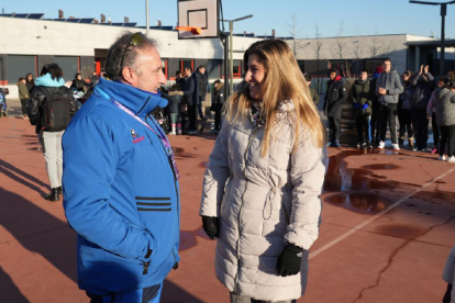 'Pingüinos' visita el colegio de Educación Especial de la Junta en Covaresa- J.M. LOSTAU