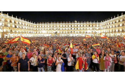 Multitudinaria concentración en Salamanca.-ICAL