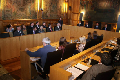 La Diputación de León celebra sesión plenaria de carácter extraordinario-Ical