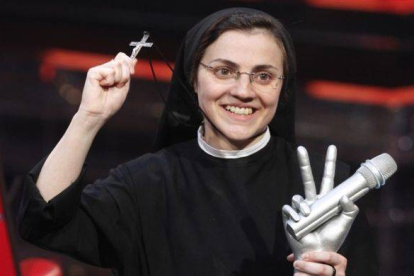 La hermana Cristina Scuccia, tras ganar 'La voz' en Italia.-Foto: AP / LUCA BRUNO