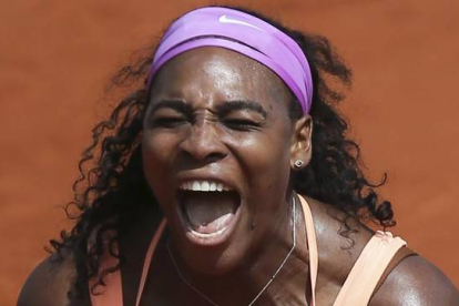 Serena Williams celebra su triunfo en Roland Garros.-Foto: AP / DAVID VINCENT