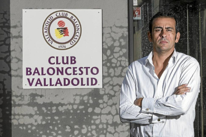 El presidente Sunil Bhardwaj, en las oficinas del Club baloncesto Valladolid.-M. Á. Santos