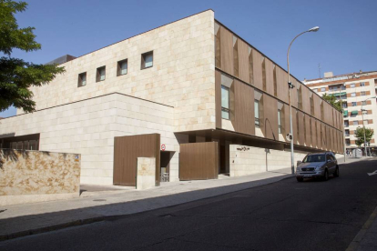 La Universidad de Salamanca inaugura el Edificio I+D+i a cargo del rector Daniel Hernández Ruipérez y el consejero en funciones de Educación de la Junta Castilla y León, Juan José Mateos.-ICAL