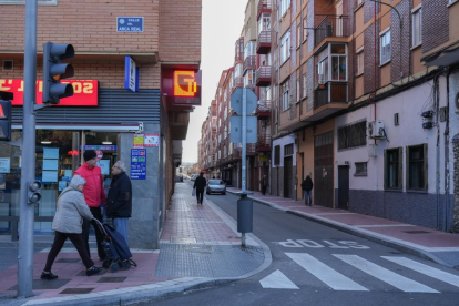 Barrio de Las Delicias, calle de Caballería con Arca Real.- J. M. LOSTAU
