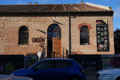 Barrio de Las Delicias, centro cultural Andén 47 en calle Santa Fe.- J. M. LOSTAU