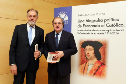 El presidente de la Junta de Castilla y León, Juan Vicente Herrera, asiste a la presentación del libro 'Una biografía política de Fernando el Católico', de Salvador Rus-Ical