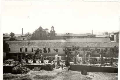Obras de edificación del Colegio de San José en 1946. ARCHIVO MUNICIPAL