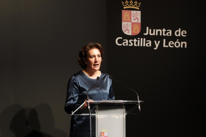 La consejera de Cultura y Turismo,Josefa García, en el stand de Castilla y León en Fitur-ICAL
