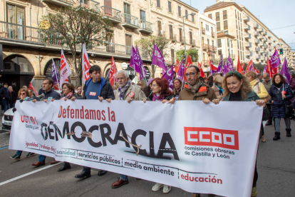 Manifestación en Salamanca de CCOO y UGT en defensa de la democracia. ICAL