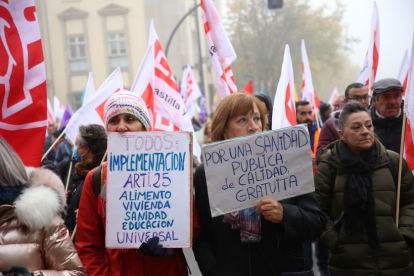 Manifestación en Zamora de CCOO y UGT en defensa de la democracia. ICAL