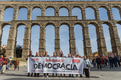 Manifestación en Segovia de CCOO y UGT en defensa de la democracia. ICAL