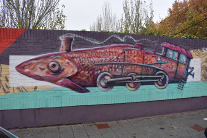 'Pez locomotora', mural del artista Nano Lázaro en el barrio Pajarillos. -TWITTER
