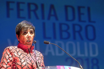 La periodista y escritora Nieves Concostrina, responsable del pregón de la Feria del Libro de Valladolid.-ICAL