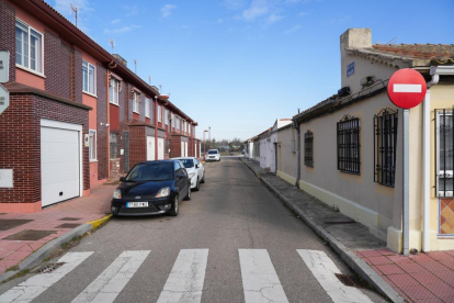 Calle Palacio en La Overuela.- J.M. LOSTAU