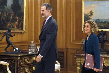 El rey Felipe VI y la presidenta del Congreso, Meritxell Batet.-EUROPA PRESS