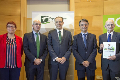 EspañaDuero presenta una nueva edición de su informe 'El sector agrario en Castilla y León'.-ICAL