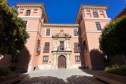 Palacio de Fabio Nelli en la plaza del mismo nombre en la actualidad .-J.M. LOSTAU