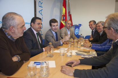 El PP de Ávila celebra una reunión de coordinación con parlamentarios nacionales, procuradores y responsables de las instituciones abulenses-ICAL