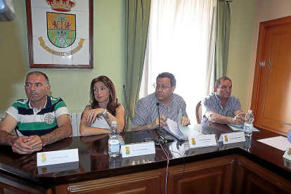 Raúl Casero, Lidia Vaquero, Jesús Román y César Álvarez, los cuatro munícipes de Valdestillas imputados por prevaricación y malversación.-JOSÉ C. CASTILLO