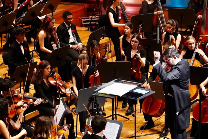 Concierto Familiar de Navidad de la Fundación Schola, a cargo de la Joven Orquesta Sinfónica de Valladolid (JOSVA), bajo la batuta de su director, Ernesto Rodríguez Monsalve. -ICAL