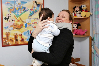 Isabel Blanco durante su visita a la residencia de menores ‘El Carmen’ .-ICAL