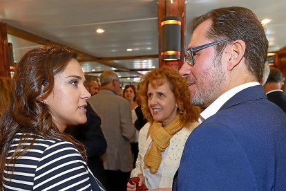 Adriana Ulibarri (Edigrup) e Ismael Pérez (ONCE).